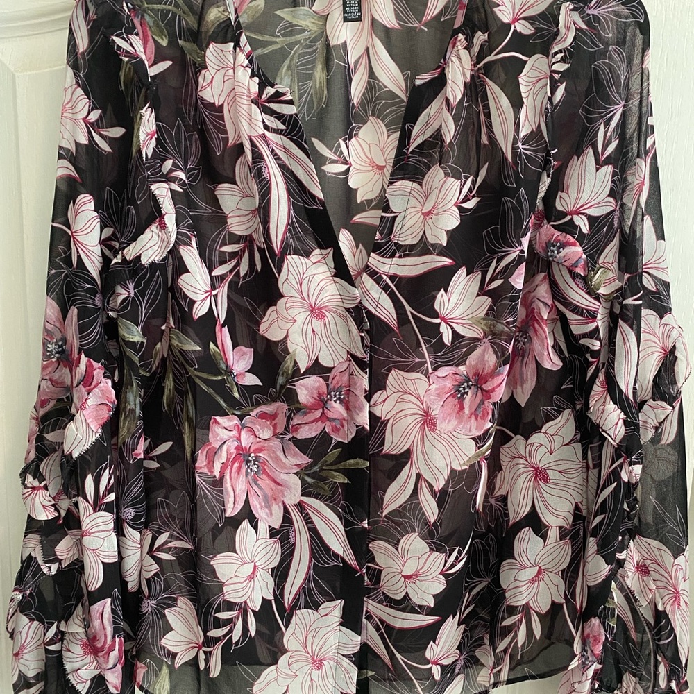 Beautiful sheer WHBM size small
